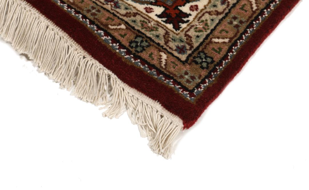 Tapis Tabriz noué à la main avec un motif médaillon floral rouge et beige provenant d'Inde