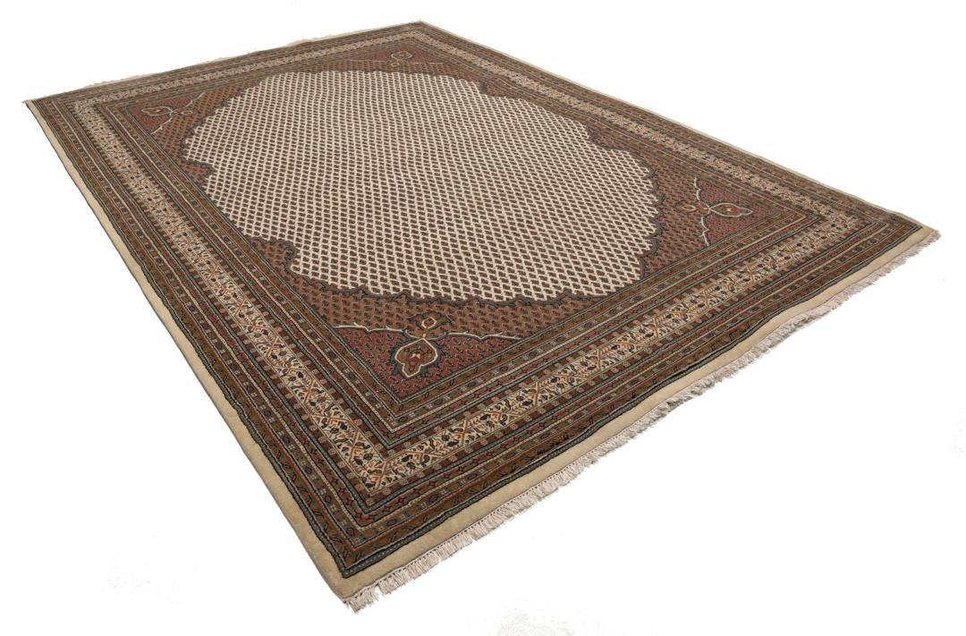 Tapis Mir Indo noué main venant d'Inde dans des tons beige et marron chaleureux.