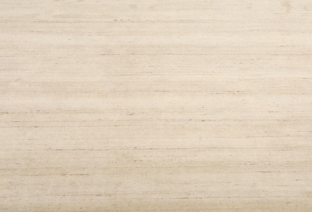 Vierkant beige tapijt met wollen pool en een eenvoudige rand