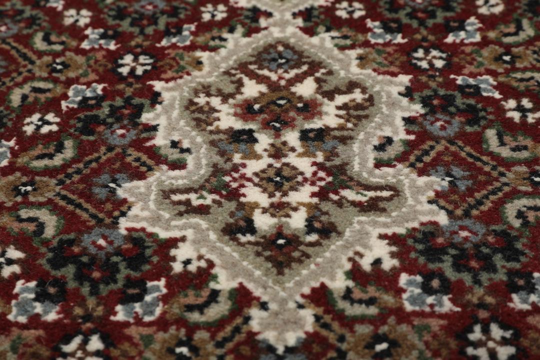 Ręcznie wiązany dywan Tabriz z Indii w kolorze ciemnoczerwonym i beżowym
