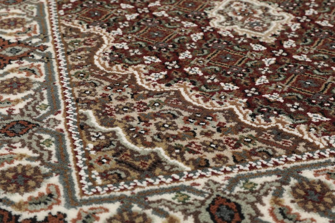 Håndknyttet Tabriz-tæppe fra Indien i mørkerøde og beige nuancer