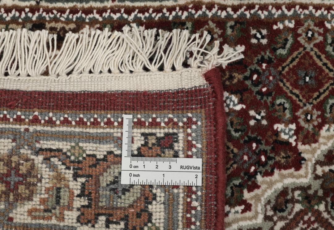 Håndknyttet Tabriz-tæppe fra Indien i mørkerøde og beige nuancer