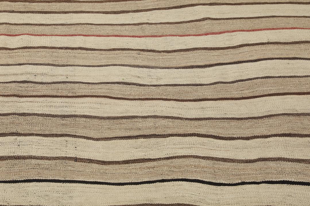Tapis beige fait main du Moyen-Orient