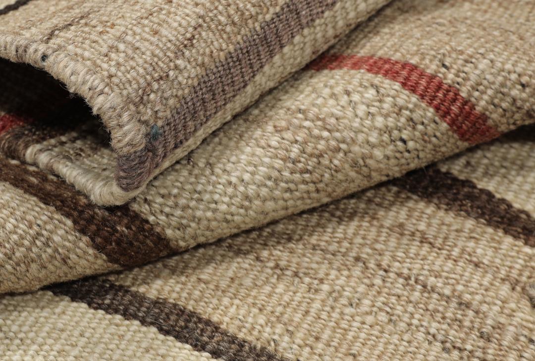 Tapis beige fait main du Moyen-Orient