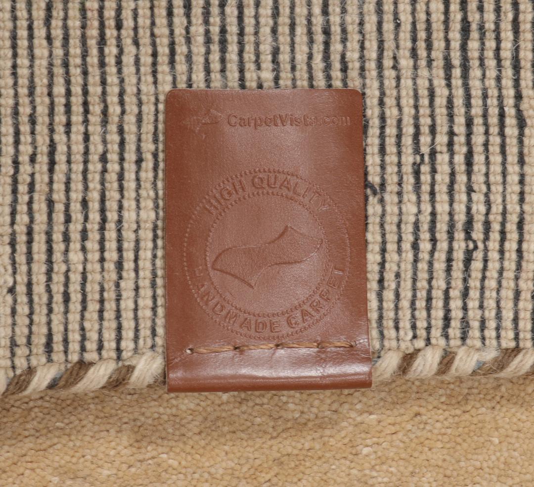 Tapis de couloir beige avec de petits motifs d'animaux et d'arbres