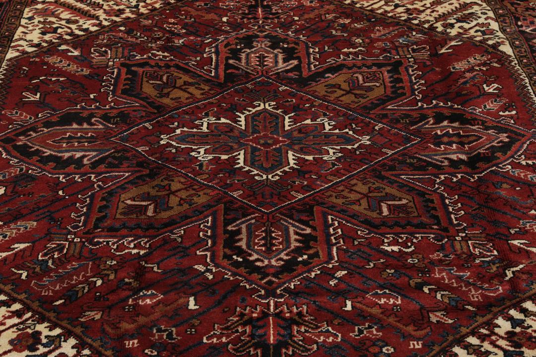 
    Heriz - Black / Dark red - 213 x 281 cm
  
