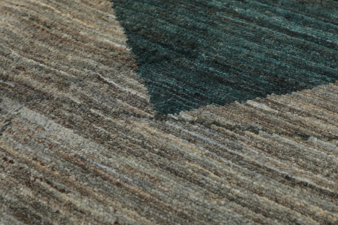 Modern geometrisch tapijt uit het Midden-Oosten in grijs en blauwgroen