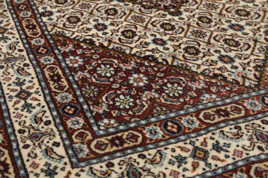 Handgeknoopte Moud-loper uit het Midden-Oosten in donkerrood en beige