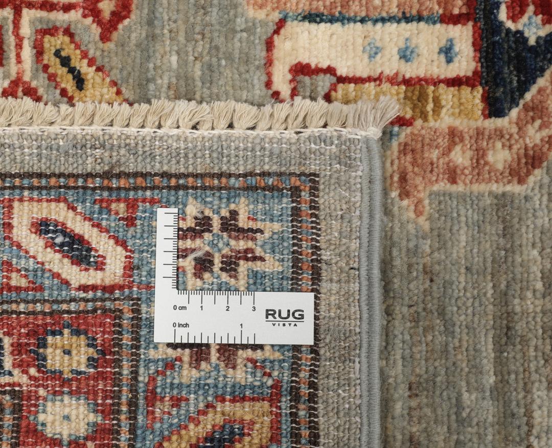 Handgeknoopt Kazak tapijt uit Afghanistan met een blauw en veelkleurig geometrisch patroon