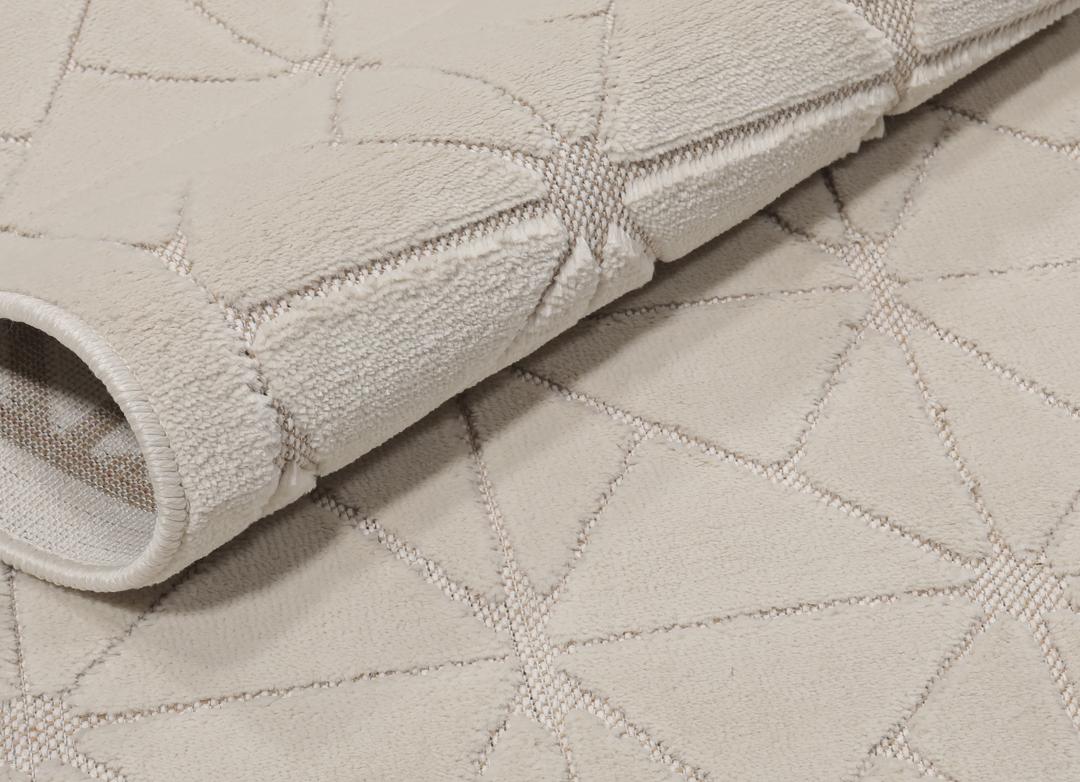 
    Pixie - Cream white - 140 x 200 cm
  