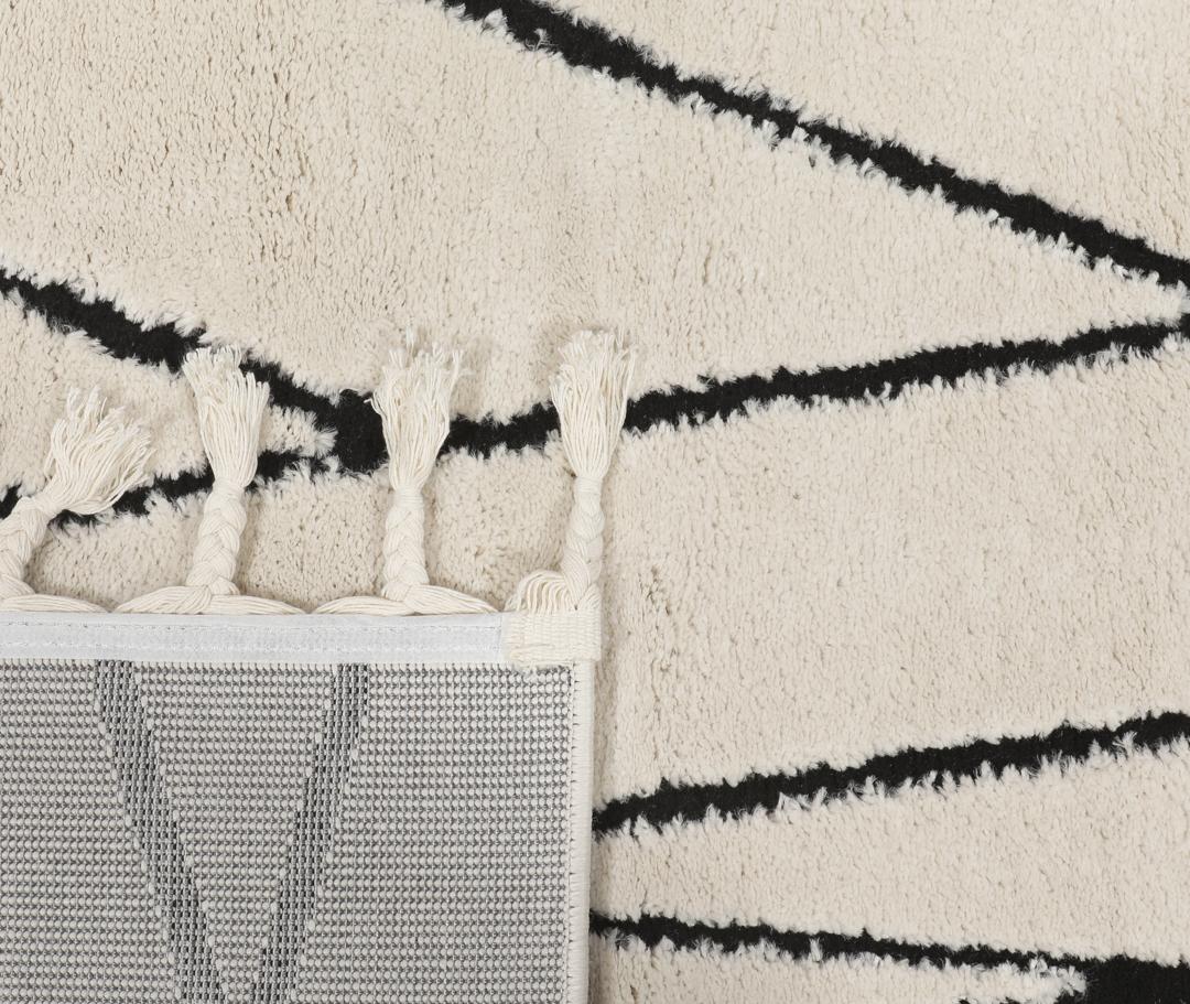 
    Kenitra - Cream white / Black - 200 x 300 cm
  