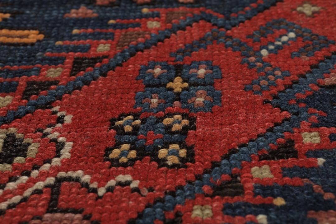 Antiek handgeknoopt Seikur-tapijt uit het Midden-Oosten met donkerblauwe en rode tinten