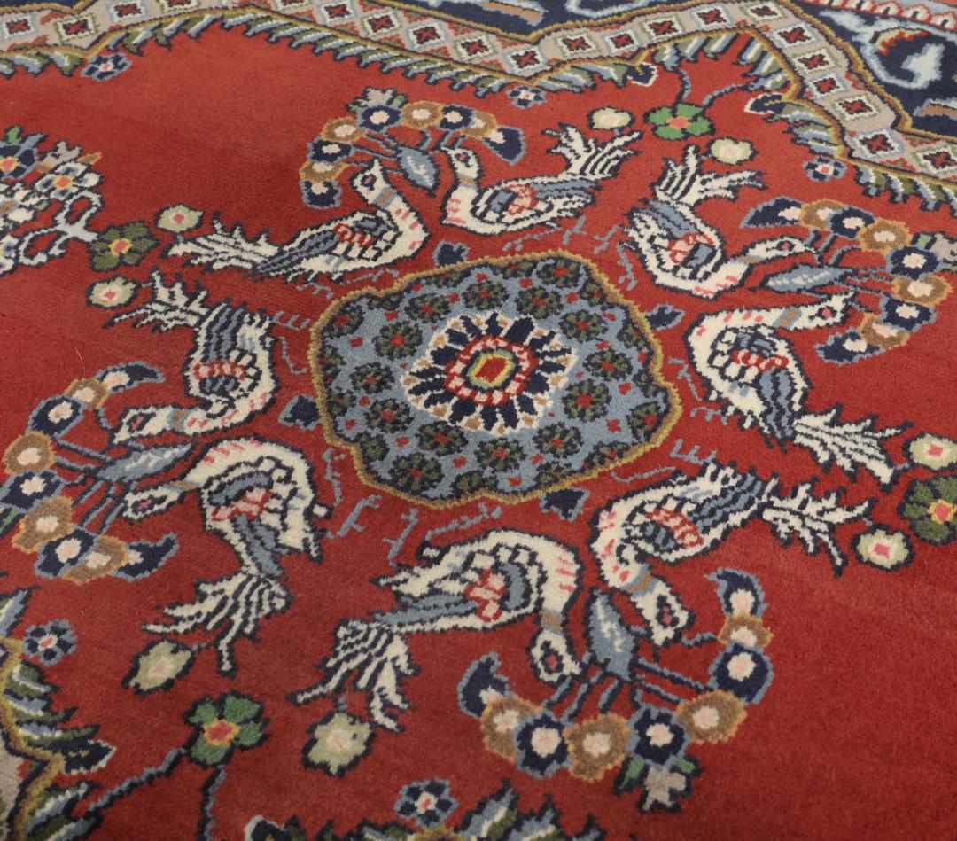 Tapis Mehraban du Moyen-Orient noué main en rouge et bleu avec des motifs d'oiseaux