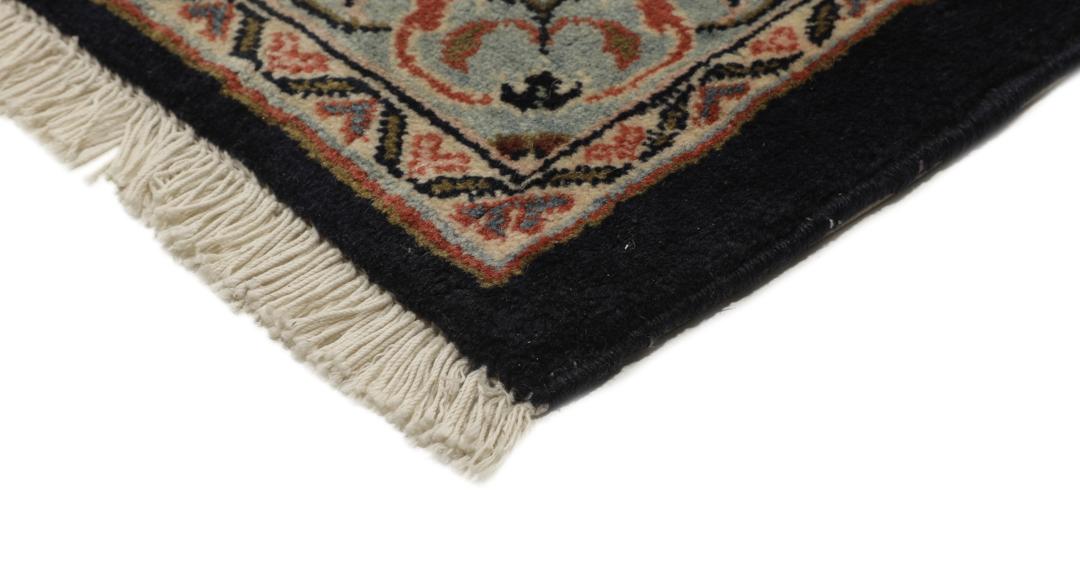 Hand-knotted Sarough rug with a central medallion and floral patterns in multicolor tones