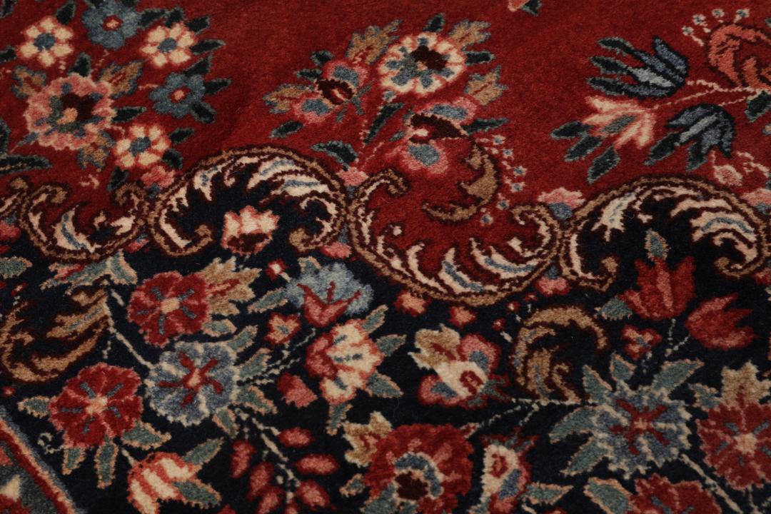 Oud Moud bloementapijt uit het Midden-Oosten in rode tinten