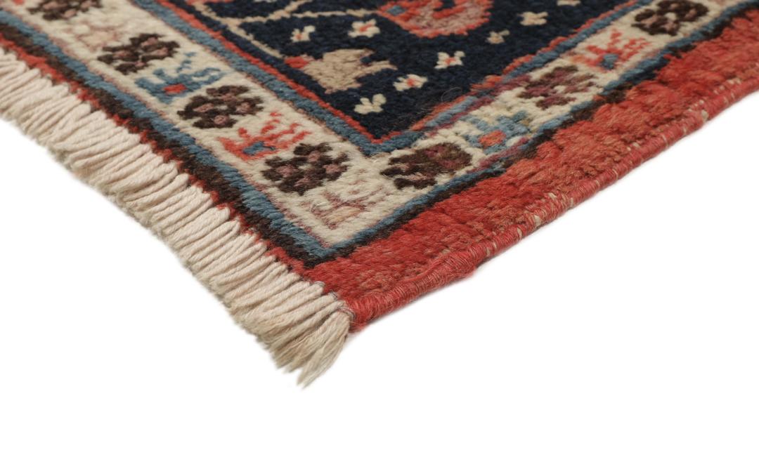 Tapis chinois Antique Khotan avec des motifs de médaillons géométriques marron et rouge foncé