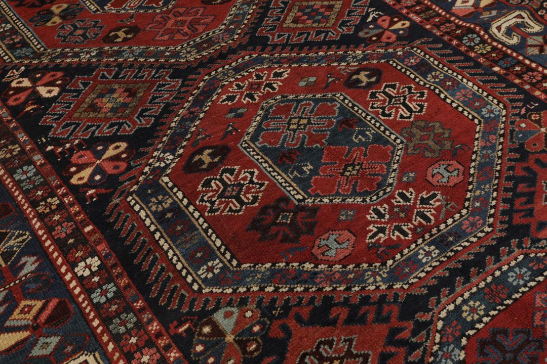 Antiek Shirvan-tapijt uit Azerbeidzjan in veelkleurig design met geometrische medaillonmotieven