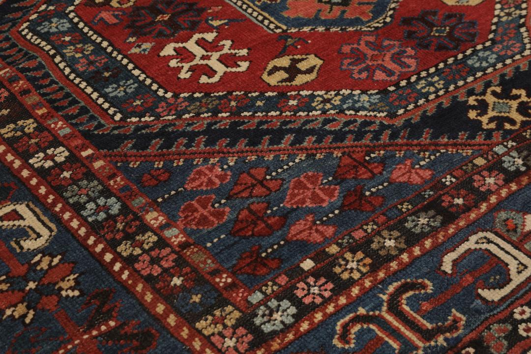 Antiek Shirvan-tapijt uit Azerbeidzjan in veelkleurig design met geometrische medaillonmotieven