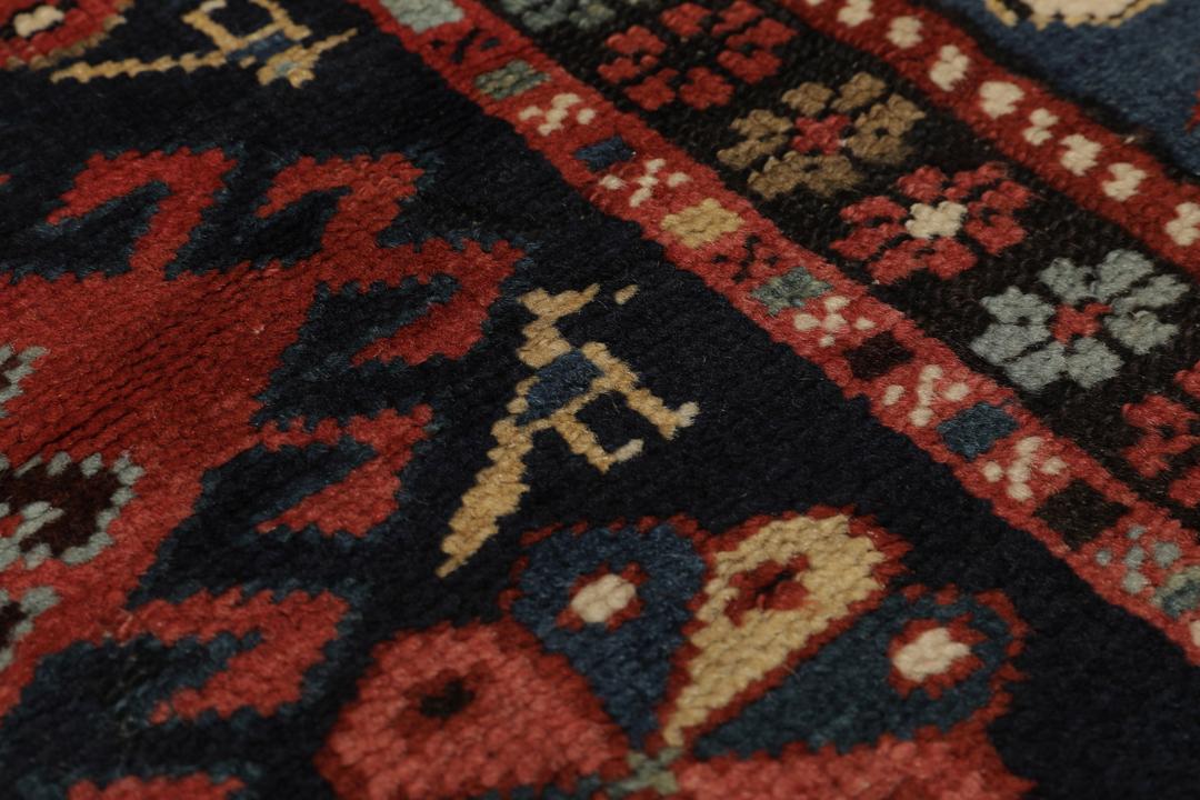 Antiek Shirvan-tapijt uit Azerbeidzjan in veelkleurig design met geometrische medaillonmotieven