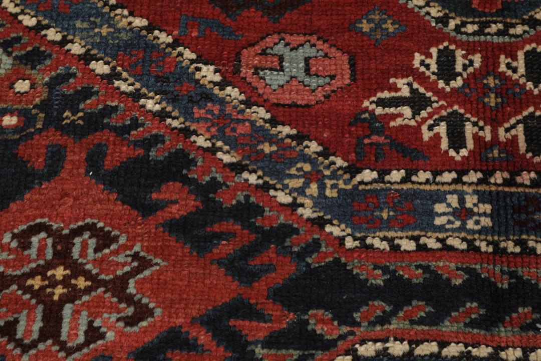 Antiek Shirvan-tapijt uit Azerbeidzjan in veelkleurig design met geometrische medaillonmotieven