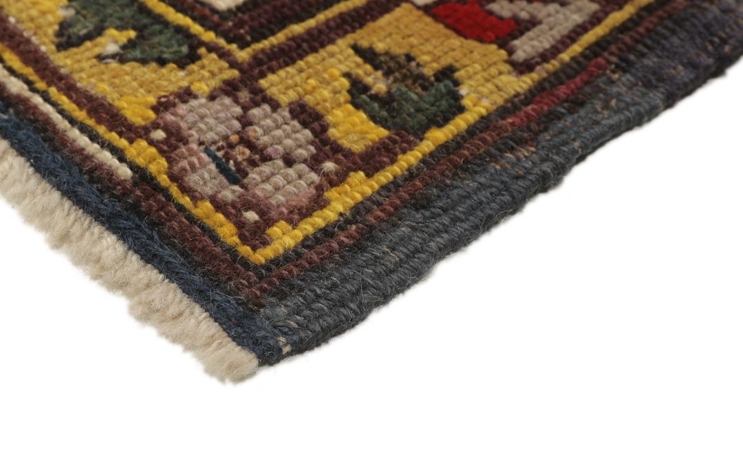 Antiek Shirvan-tapijt uit Azerbeidzjan in rood met geometrische motieven