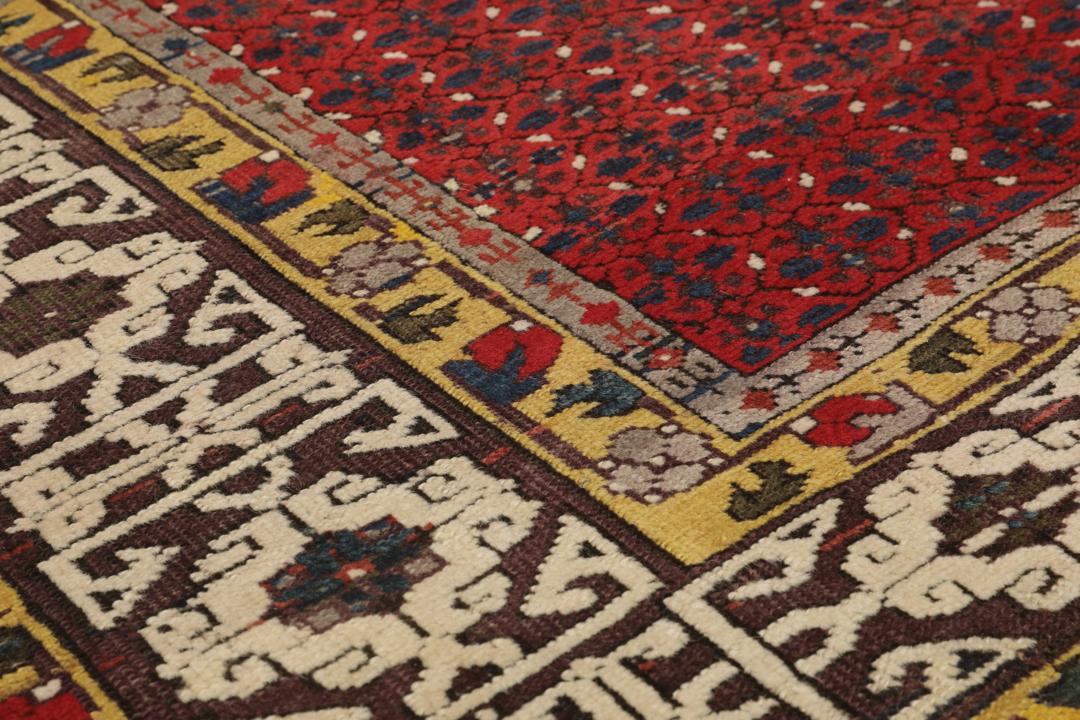 Antiek Shirvan-tapijt uit Azerbeidzjan in rood met geometrische motieven