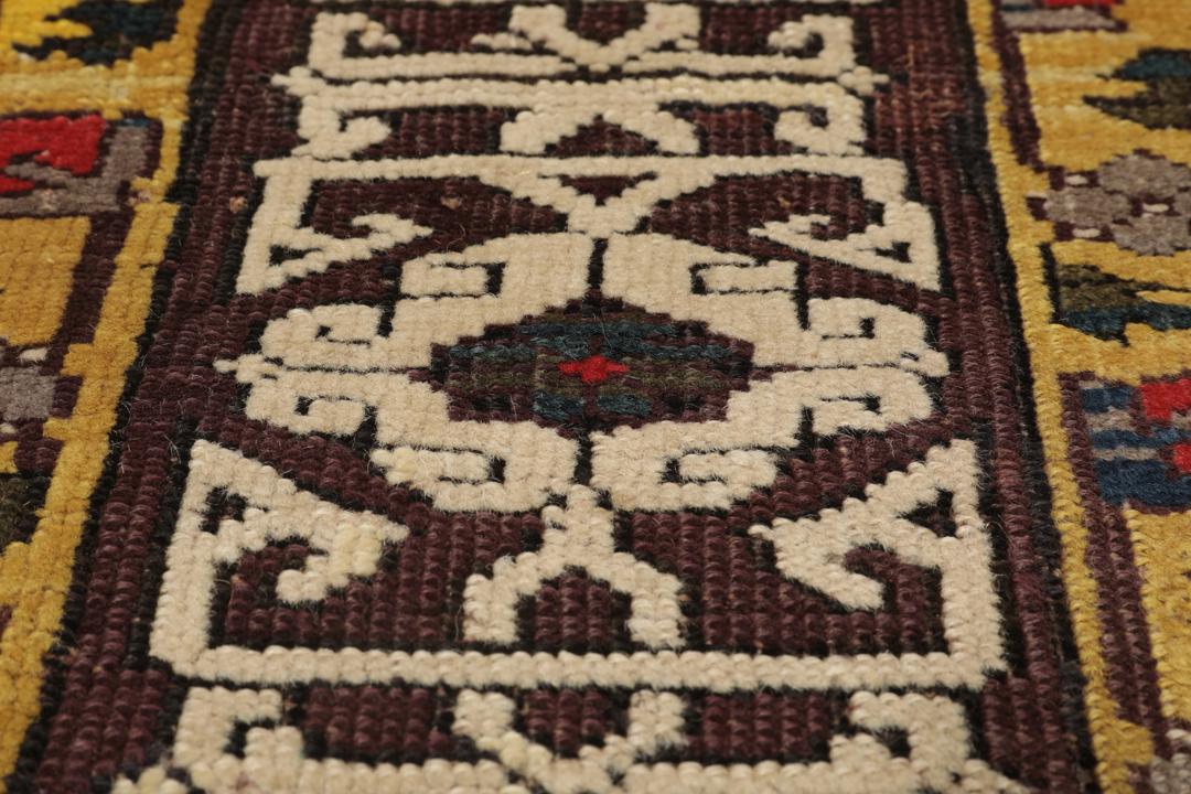 Antiek Shirvan-tapijt uit Azerbeidzjan in rood met geometrische motieven