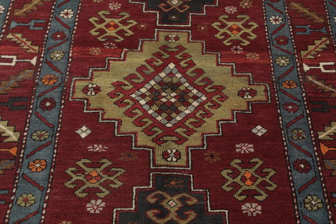 Antiek Shirvan-tapijt uit Azerbeidzjan in rode en blauwe tinten