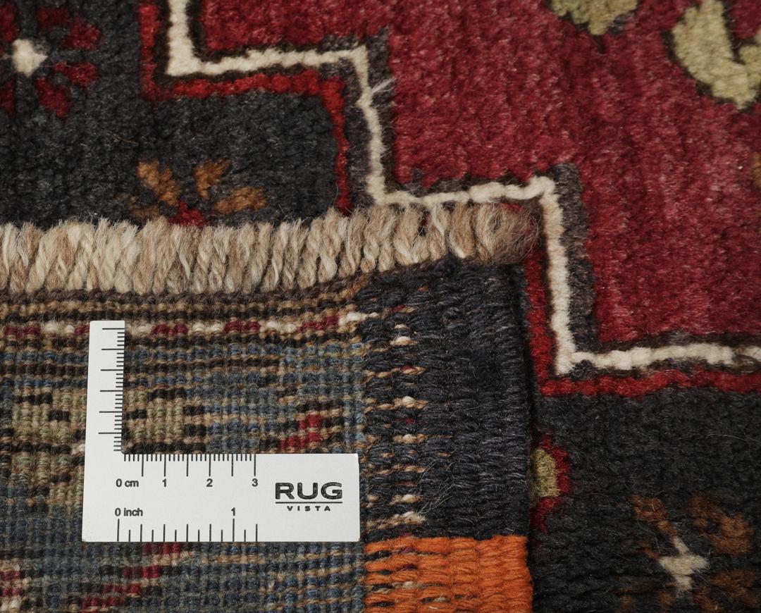 Antiek Shirvan-tapijt uit Azerbeidzjan in rode en blauwe tinten