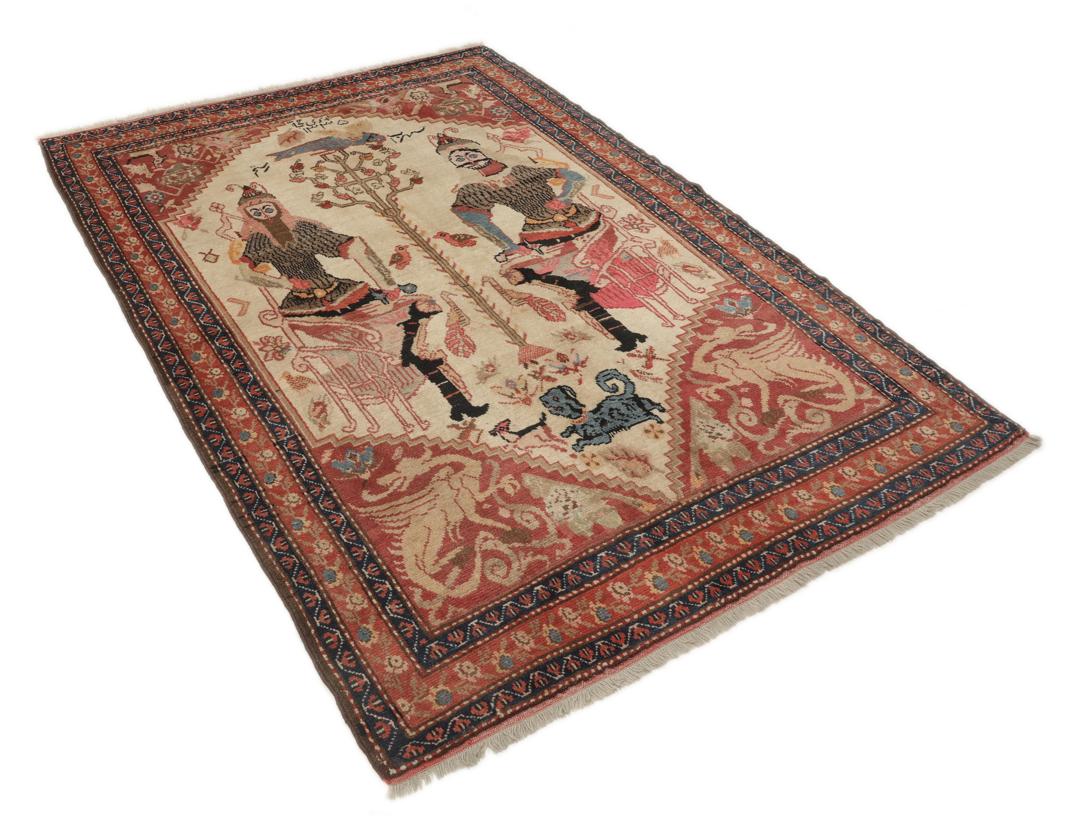 Antiek Shirvan-tapijt uit Azerbeidzjan in rood met figuratieve motieven