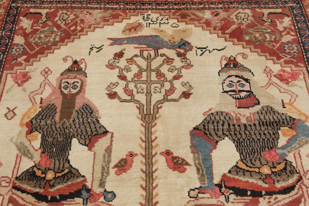 Antiek Shirvan-tapijt uit Azerbeidzjan in rood met figuratieve motieven