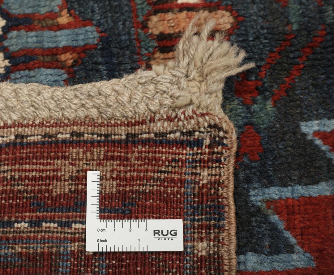 Antiek handgemaakt Karabag tapijt uit de regio in rode en blauwe tinten