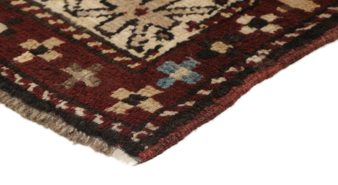 Antiek rood Karabag-tapijt met geometrische medaillons en ingewikkelde randen