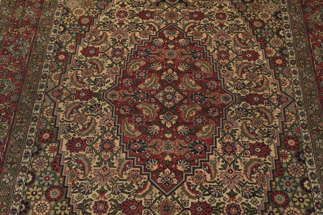 Håndlavet Tabriz-tæppe fra Persien i flerfarvet design