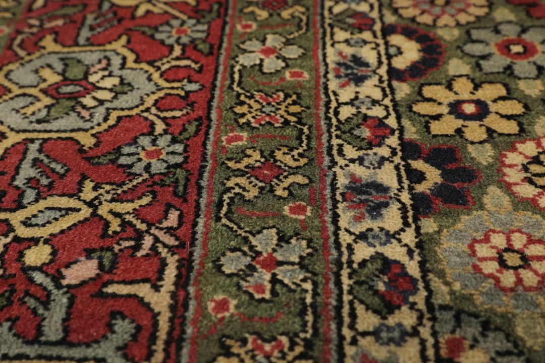 Håndlavet Tabriz-tæppe fra Persien i flerfarvet design