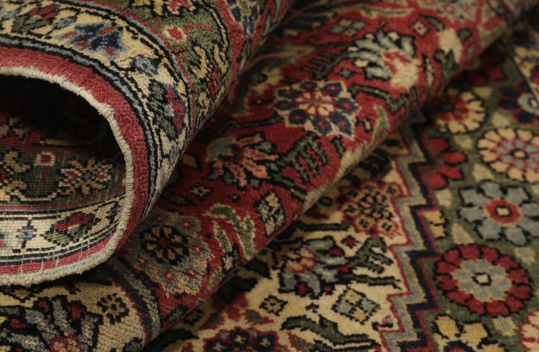 Håndlavet Tabriz-tæppe fra Persien i flerfarvet design