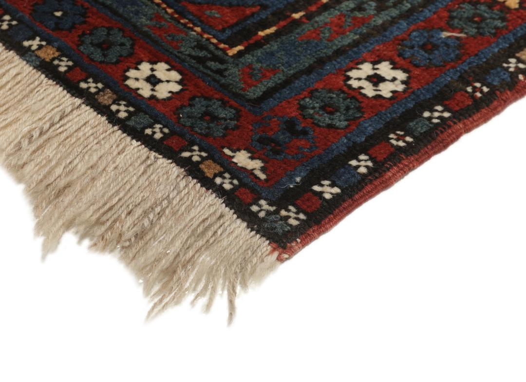 Antieke Lori Pambak loper uit Azerbeidzjan in rode en blauwe wol