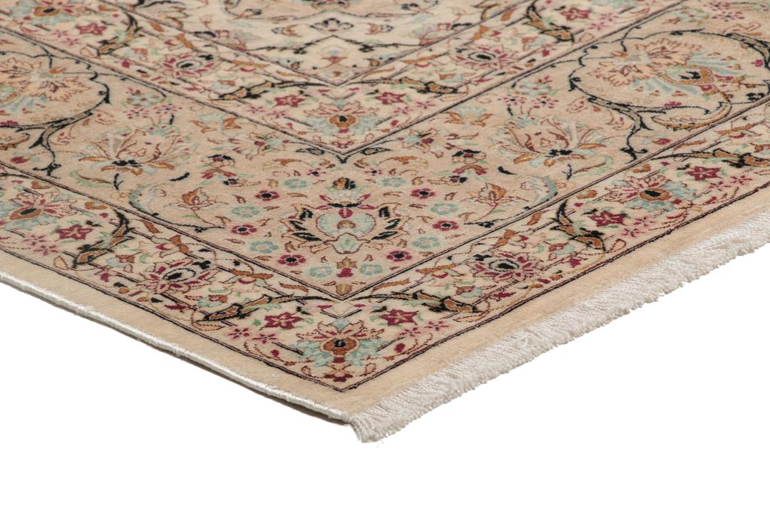 Handgeknoopt Ghom Zijde vloerkleed in beige uit het Midden-Oosten