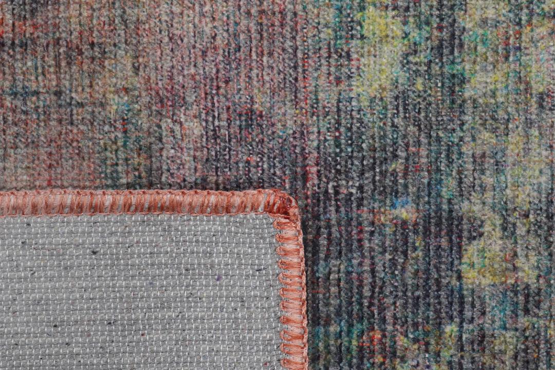 Una alfombra pasillera multicolor con un diseño abstracto.