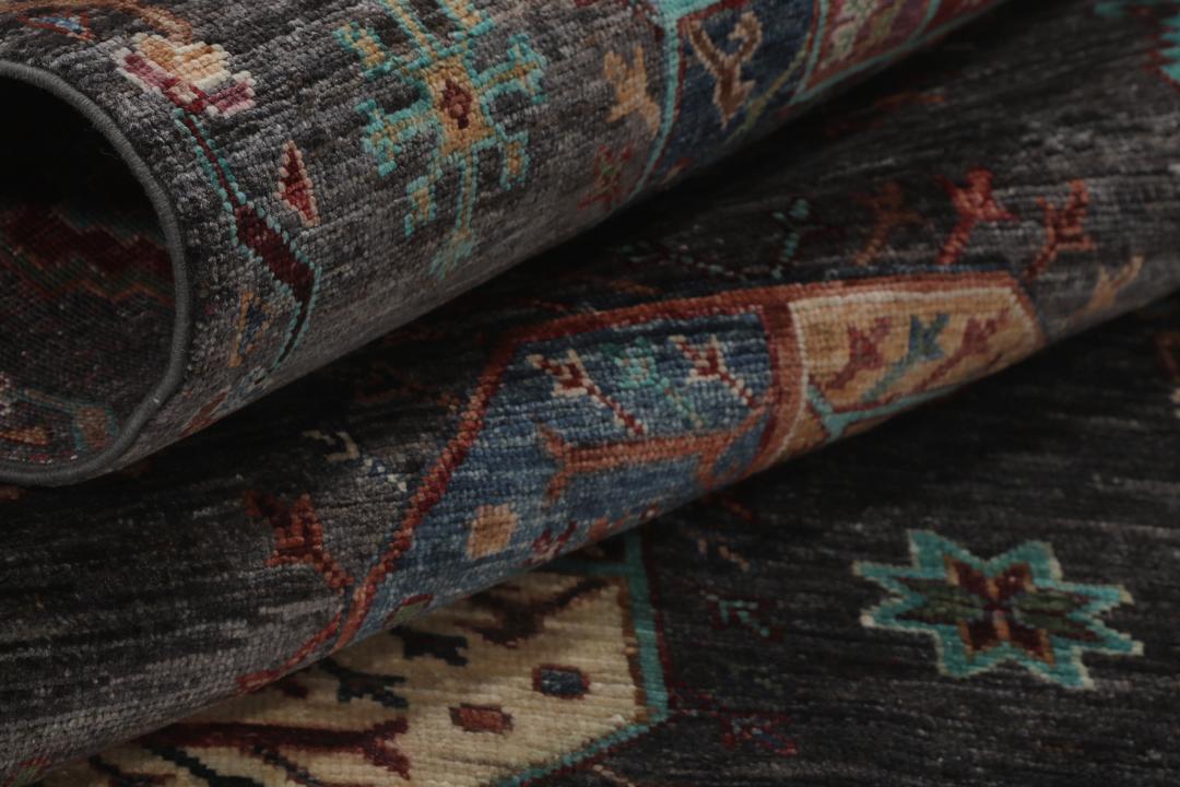 Handgeknoopte Afghaanse loper met geometrische motieven in donkergrijze tinten