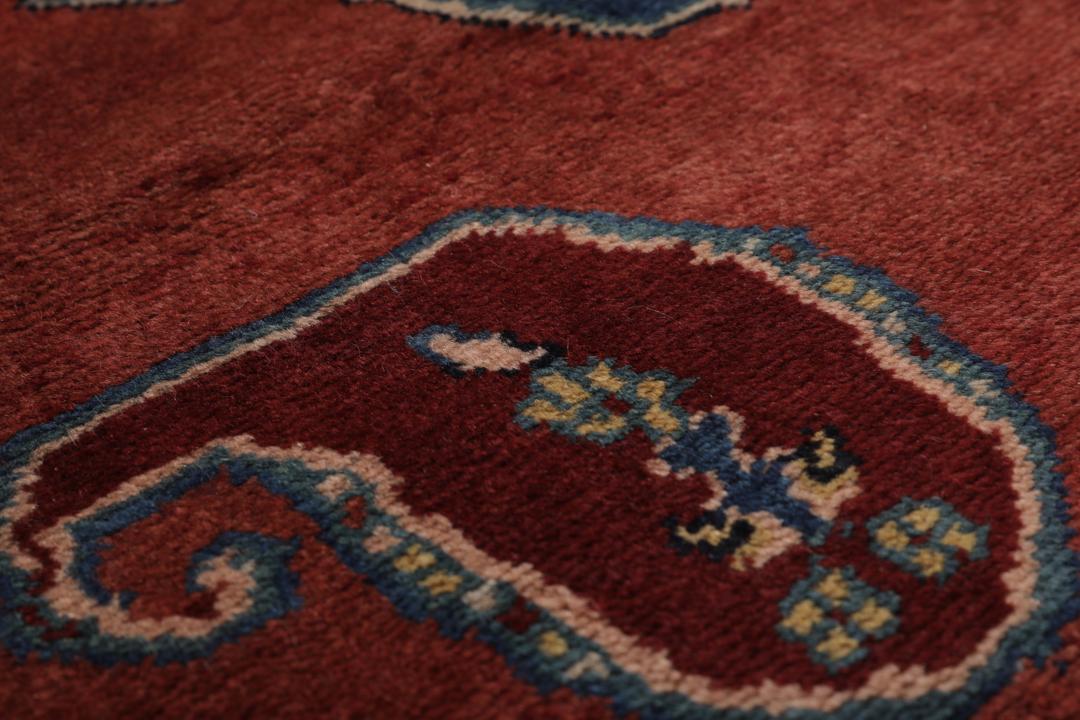 Handgeknoopt Gabbeh Kashkooli tapijt uit het Midden-Oosten in levendig rood met siermotieven