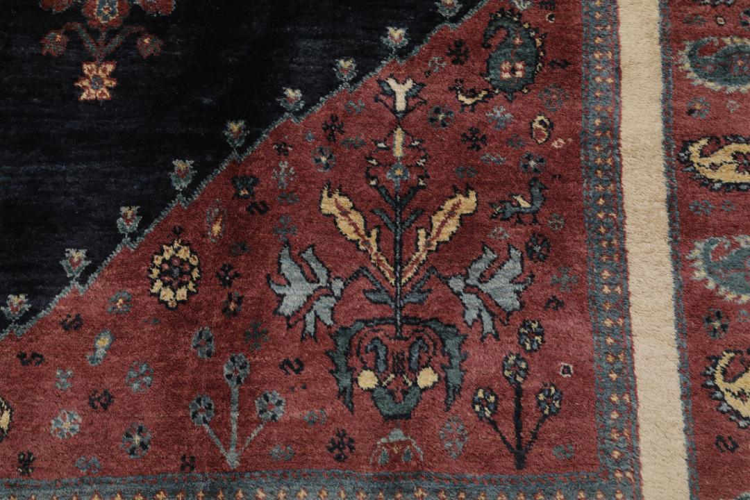 Handgeknoopt Gabbeh Kashkooli vloerkleed uit het Midden-Oosten in zwart en rood