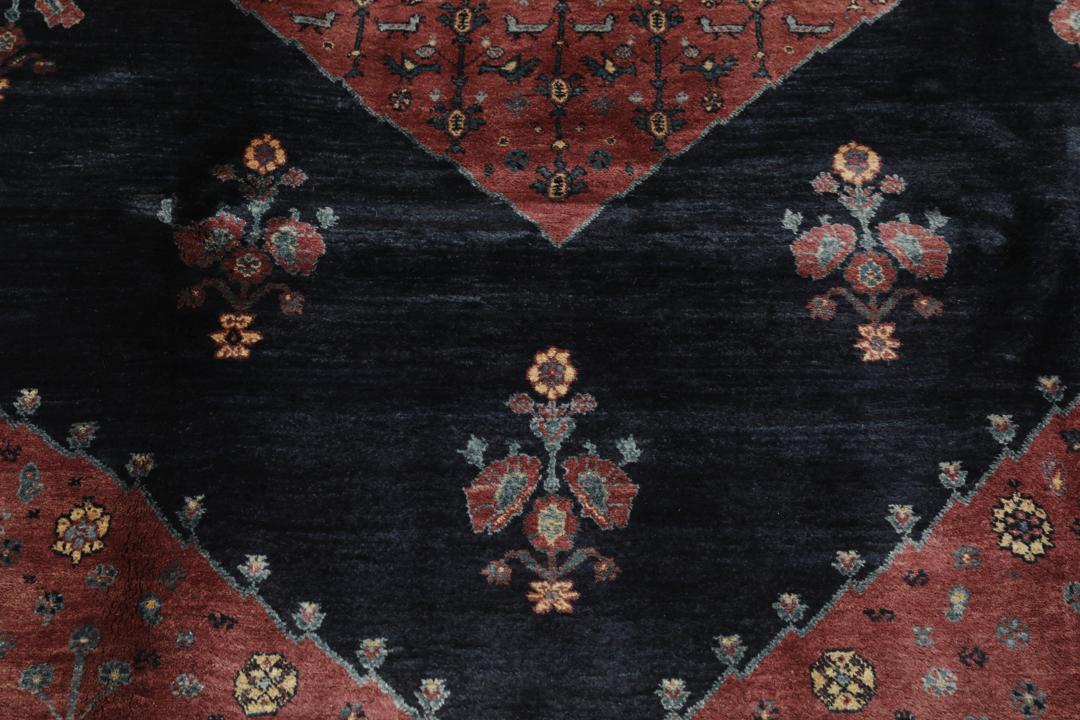 Handgeknoopt Gabbeh Kashkooli vloerkleed uit het Midden-Oosten in zwart en rood