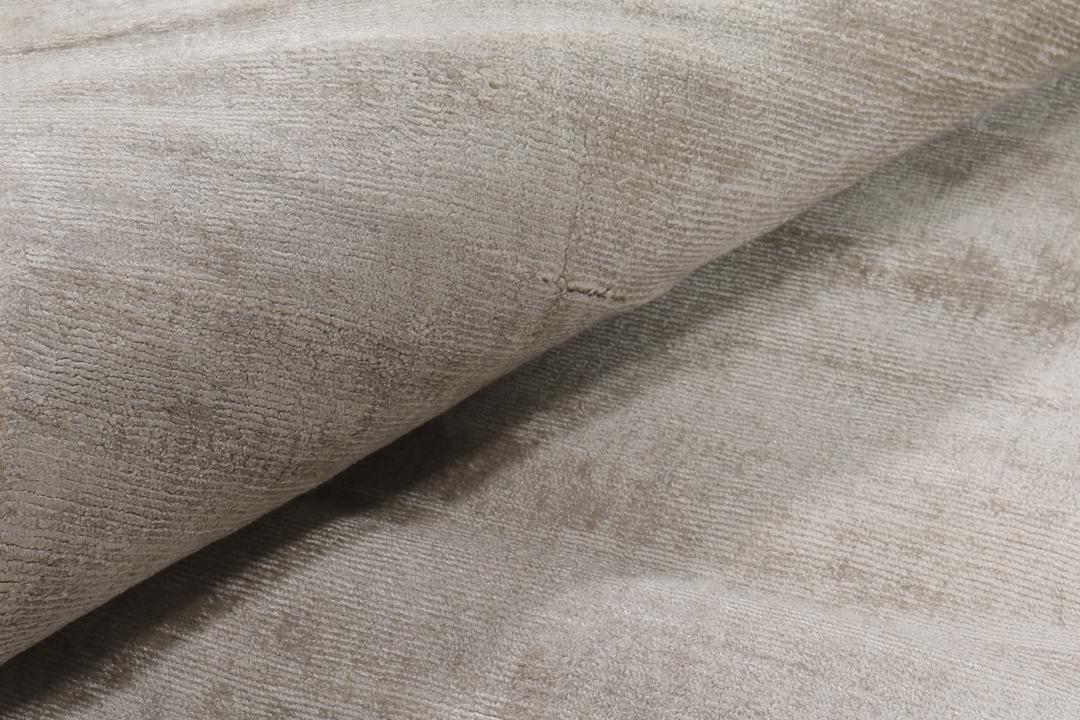 Vierkant handgeweven tapijt uit India in beige