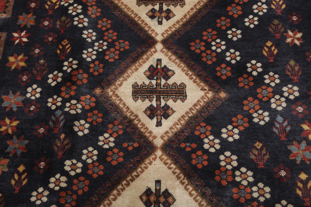 Handgeknoopt Afshar-tapijt uit het Midden-Oosten met een rood en blauw geometrisch medaillonpatroon