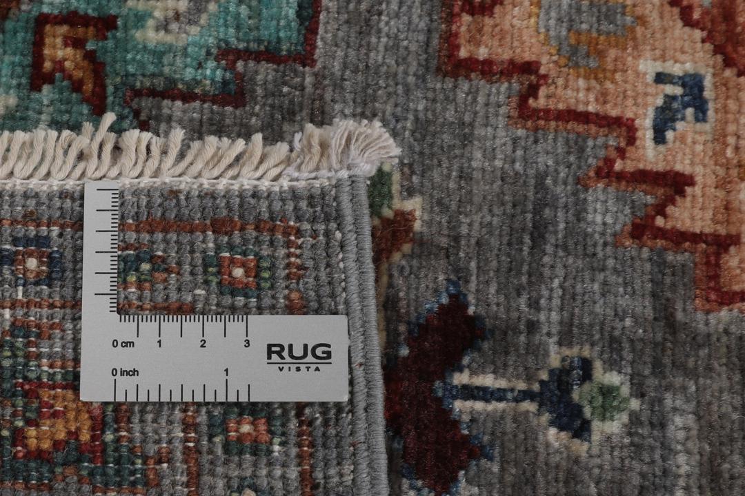 Covor înnodat manual din Orientul Mijlociu cu fundal gri și medalioane geometrice colorate