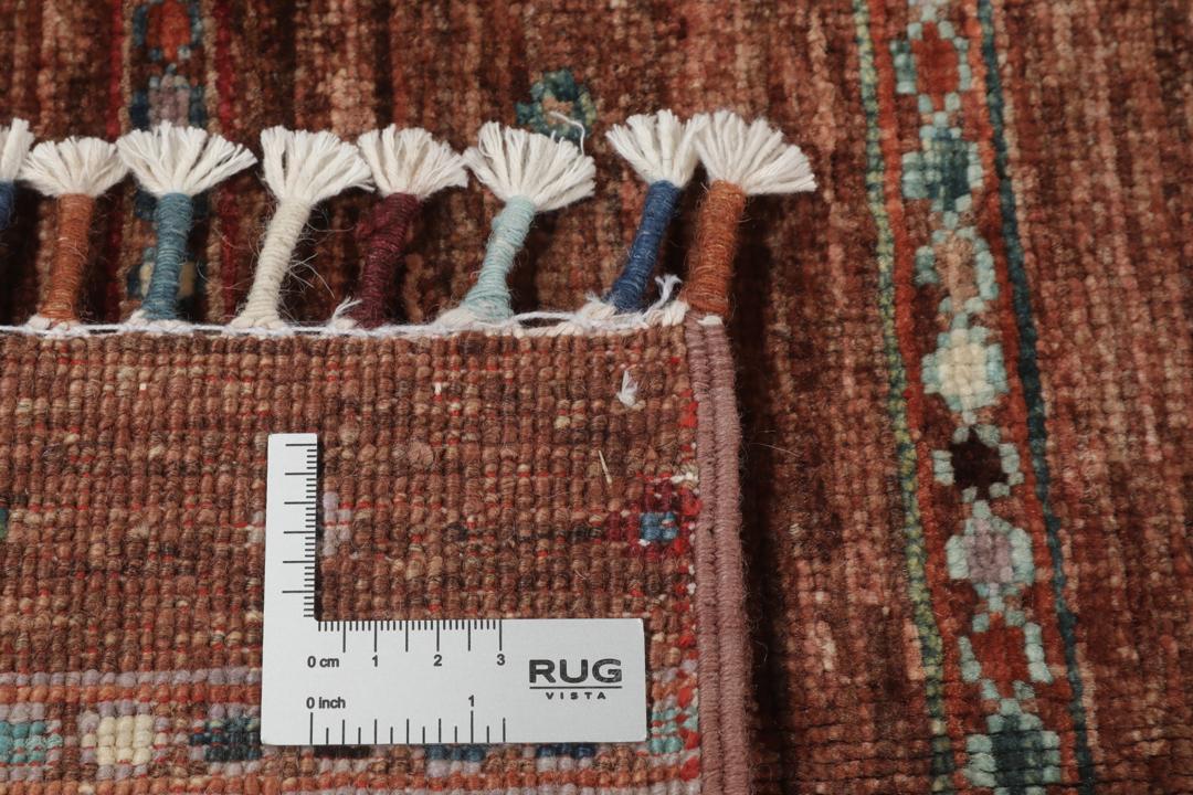 Håndknyttet tæppe fra Afghanistan i mørkerød med geometriske mønstre