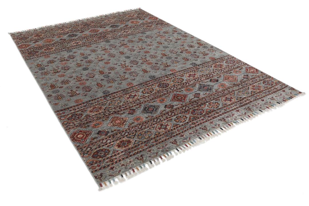 Hand-knotted Middle Eastern rug in grey Wool with traditional geometric motifs