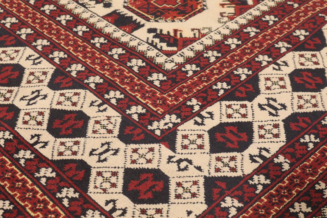 Håndknyttet afghansk Kunduz-tæppe med røde og beige geometriske mønstre
