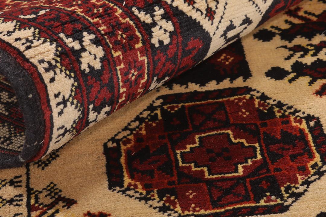 Håndknyttet afghansk Kunduz-tæppe med røde og beige geometriske mønstre